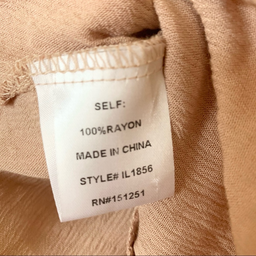 In Loom Textured V-neck & Back Ruffle Sleeved Top - Picture 11 of 12